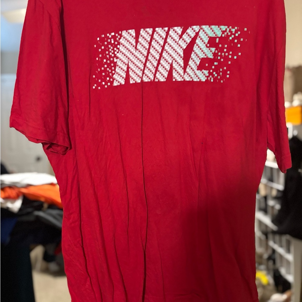Nike Men's Graphic Red Tee